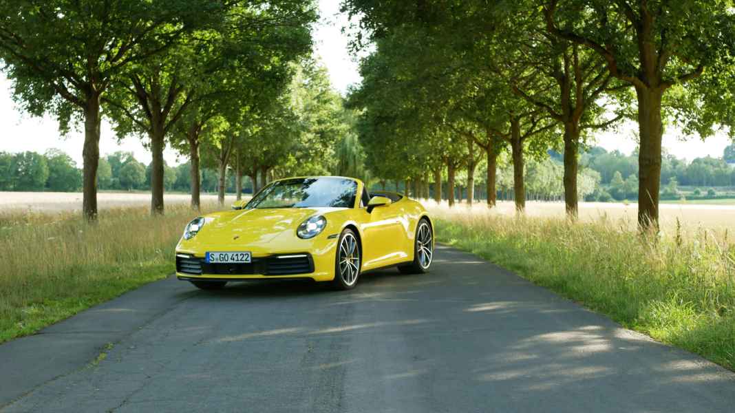 Porsche 911 Carrera Cabrio 992: Eitel Sonnenschein