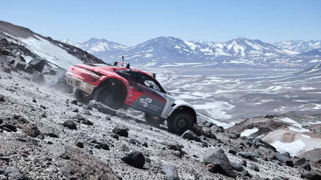 Porsche 911 auf 6.007 Metern Höhe: Touch the sky