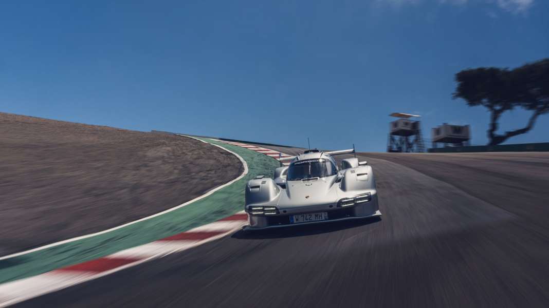 Roger Penske erstmals im Porsche 963 RSP: Einzelstück mit seinen Initialen