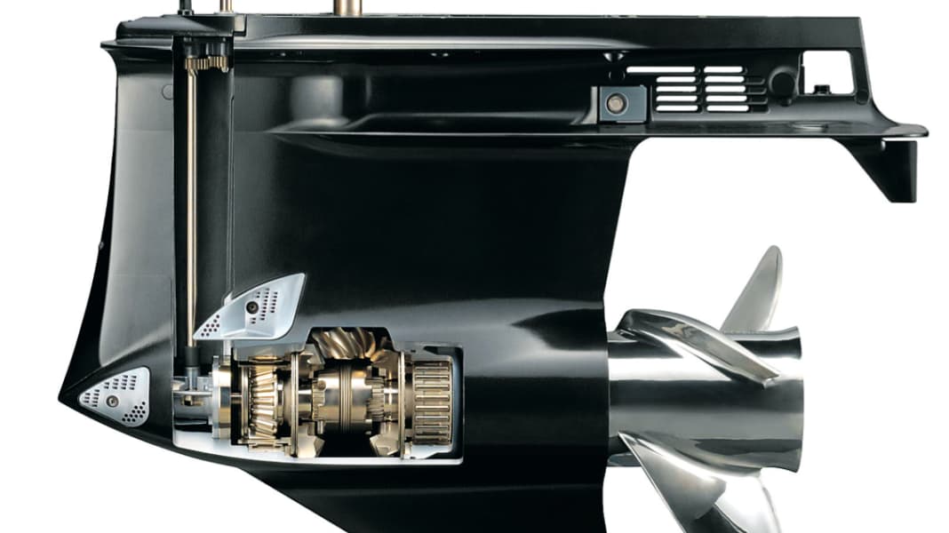 Suzuki: two outboards in one