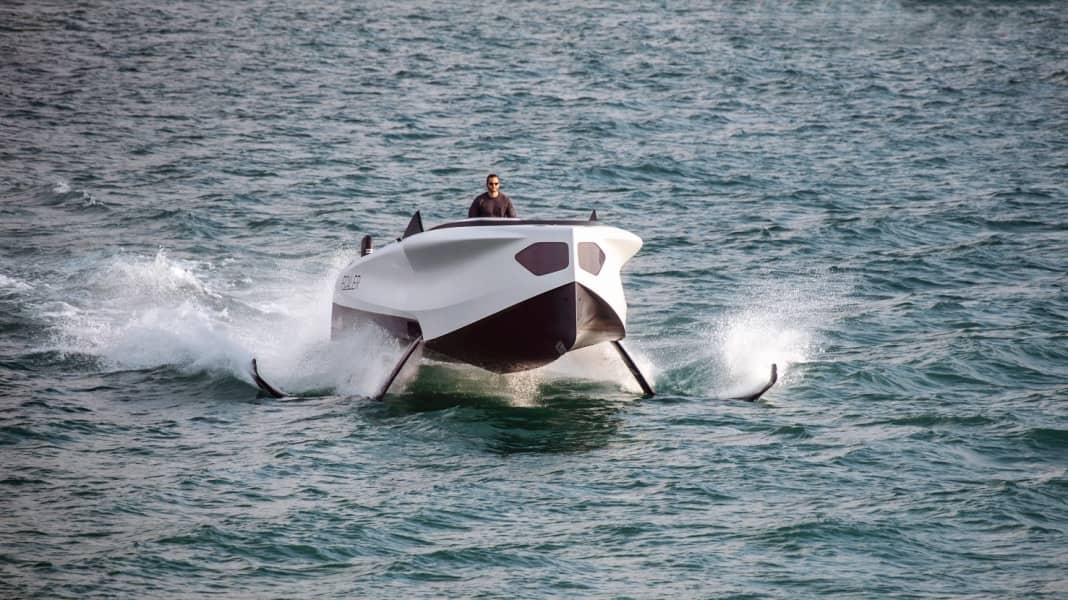 Service: Premieres and projects - Foiler Royale Cabin