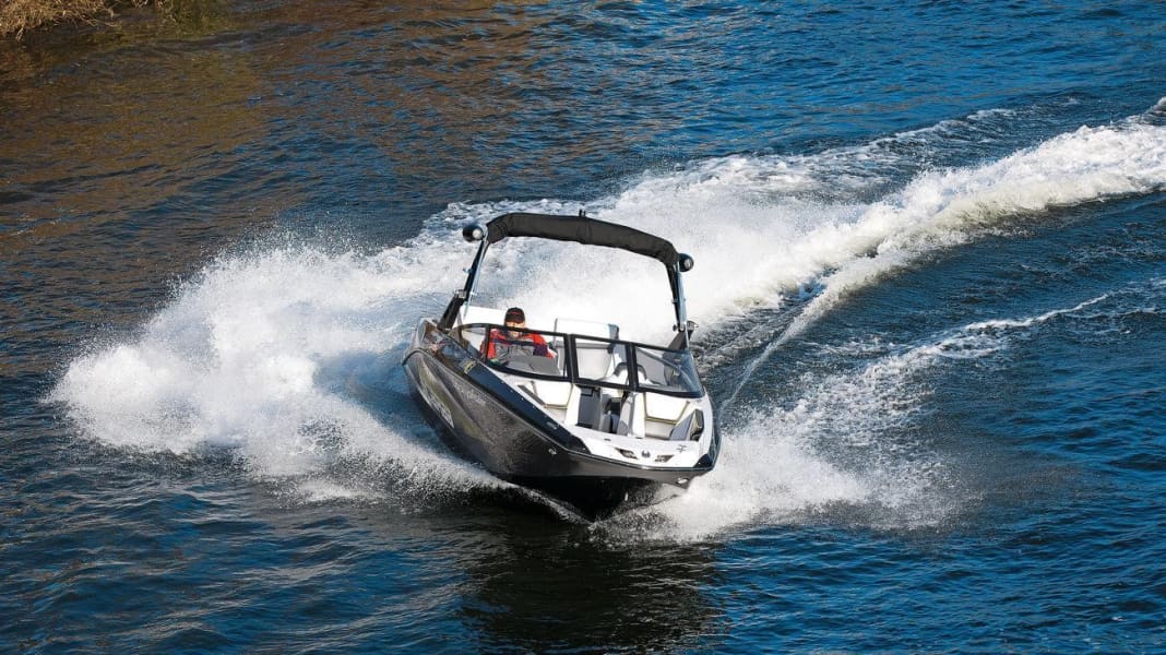 Test: Scarab 215 HO Impulse - Hot Shot