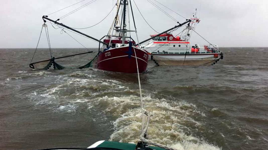 Krabbenkutter vor Untergang bewahrt