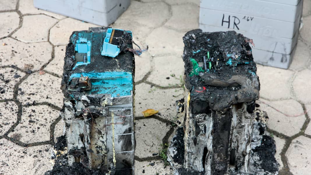 Technique : un risque pour la sécurité ? Accumulateurs au lithium vs. systèmes au phosphate de fer