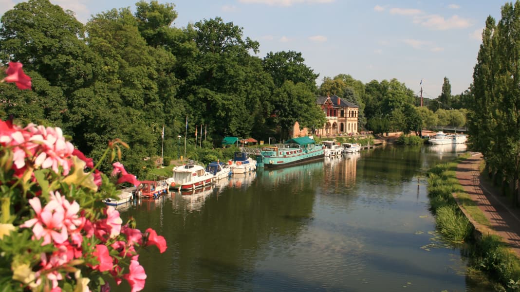 Elegantes Rhein Marne Kanal Bildernull