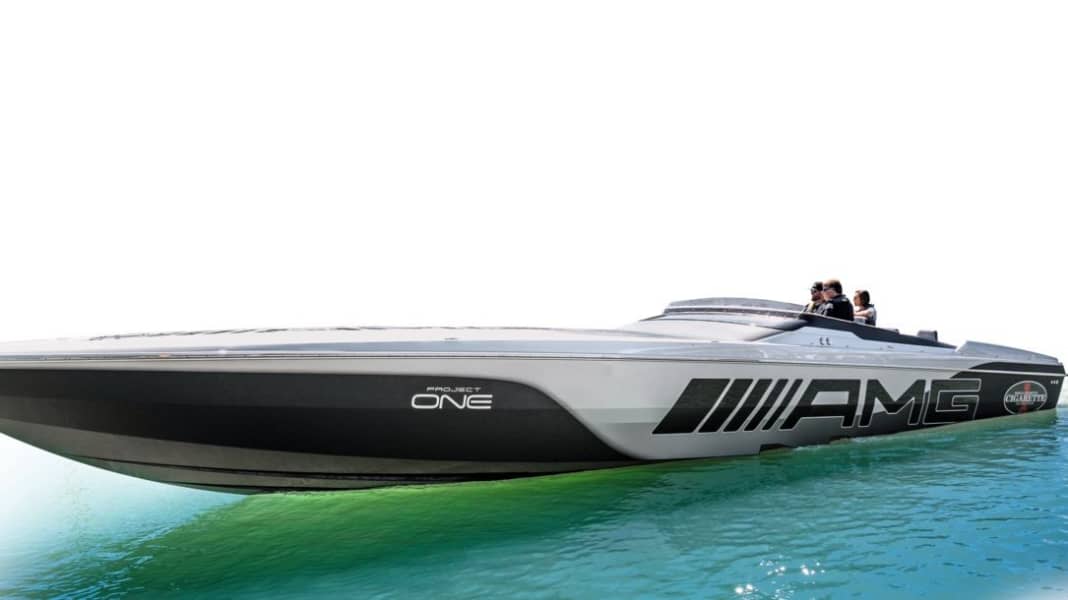 Test: Cigarette Racing 515 Project ONE - High-tech racer