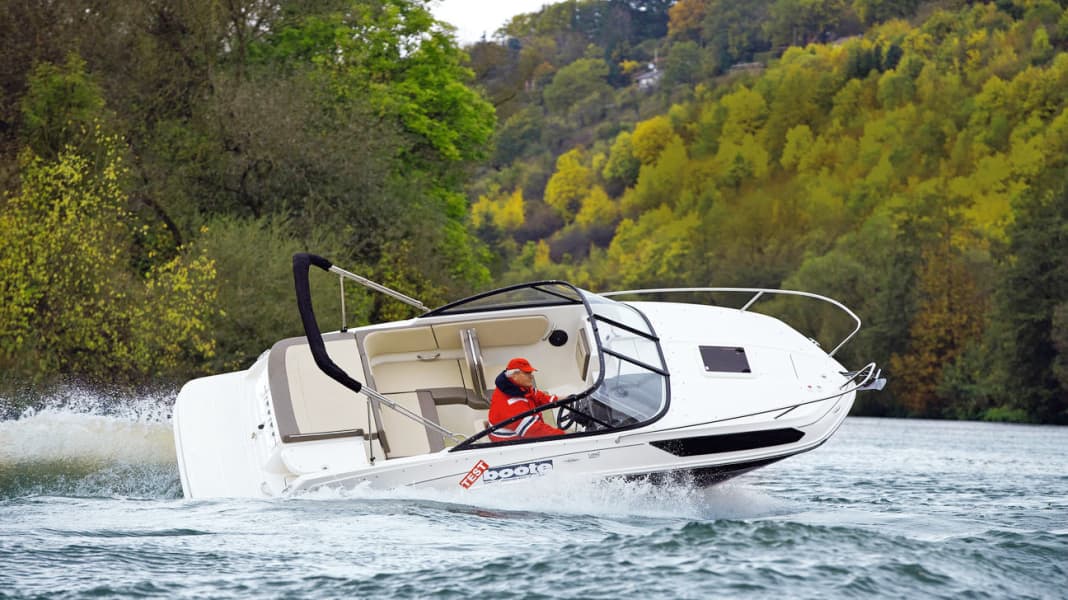 Test: Bayliner VR5 Cuddy - Three, two, one