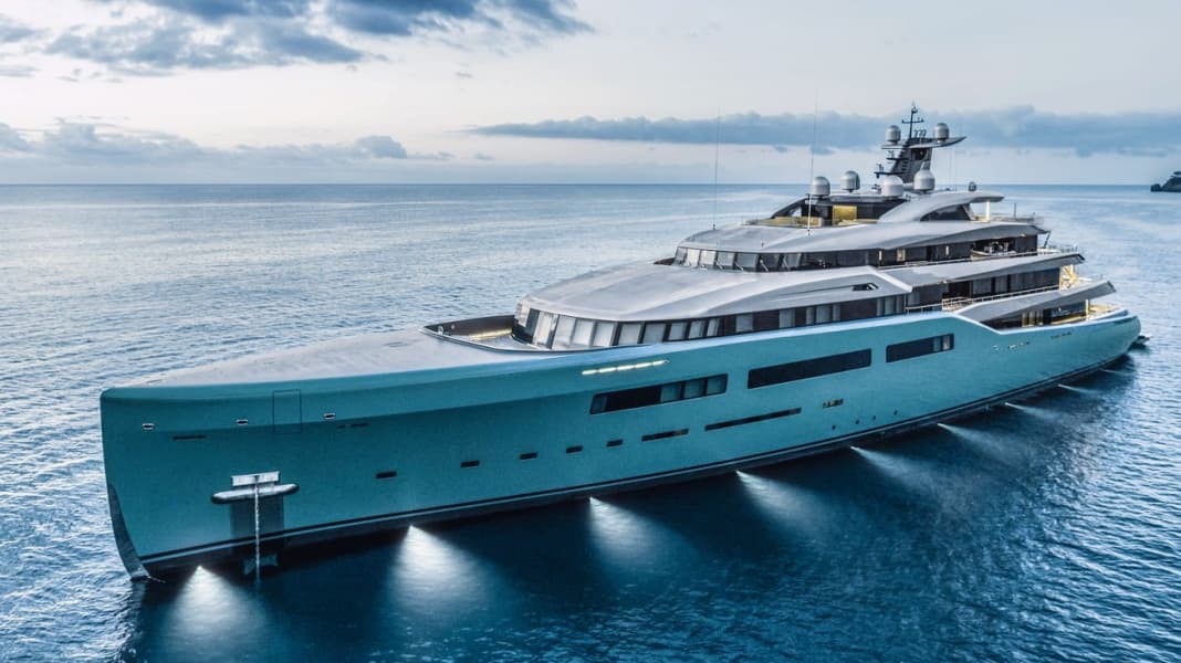 Megayachts: Aviva - In the beginning was the padel