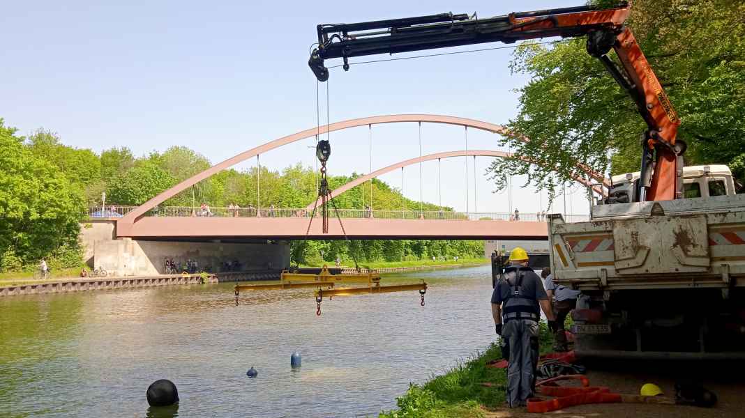 Boating accident: sports boat sinks after collision - man drowns, woman survives