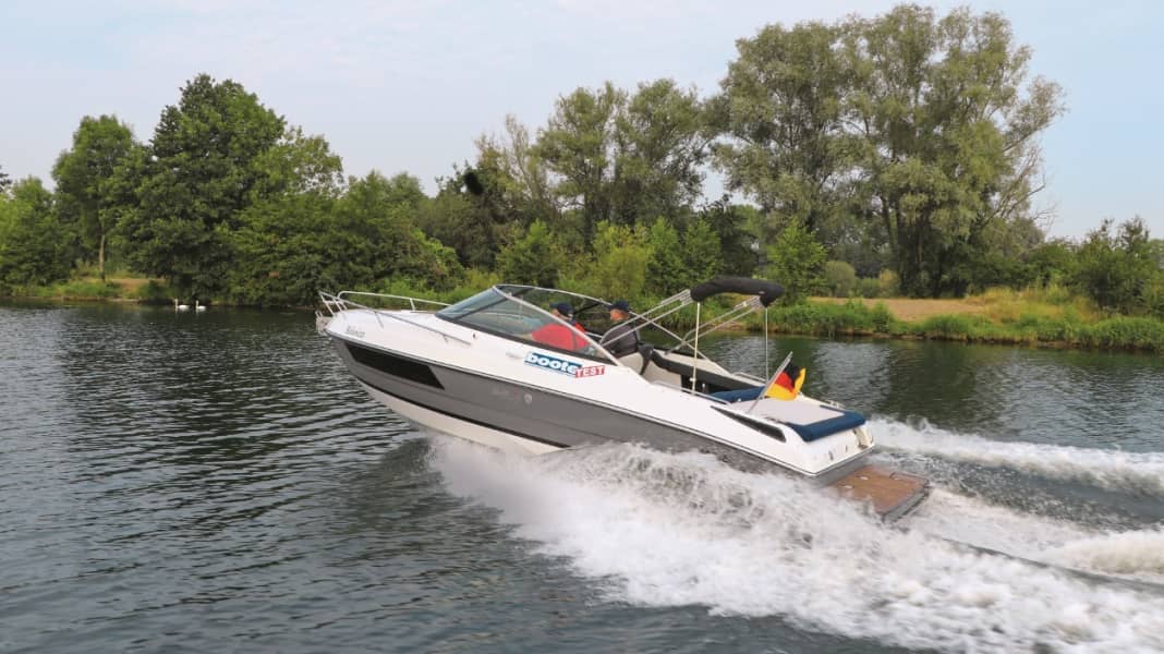 Test: Daycruiser mit Innenborder - Hellwig Vido V790 Cabin IB