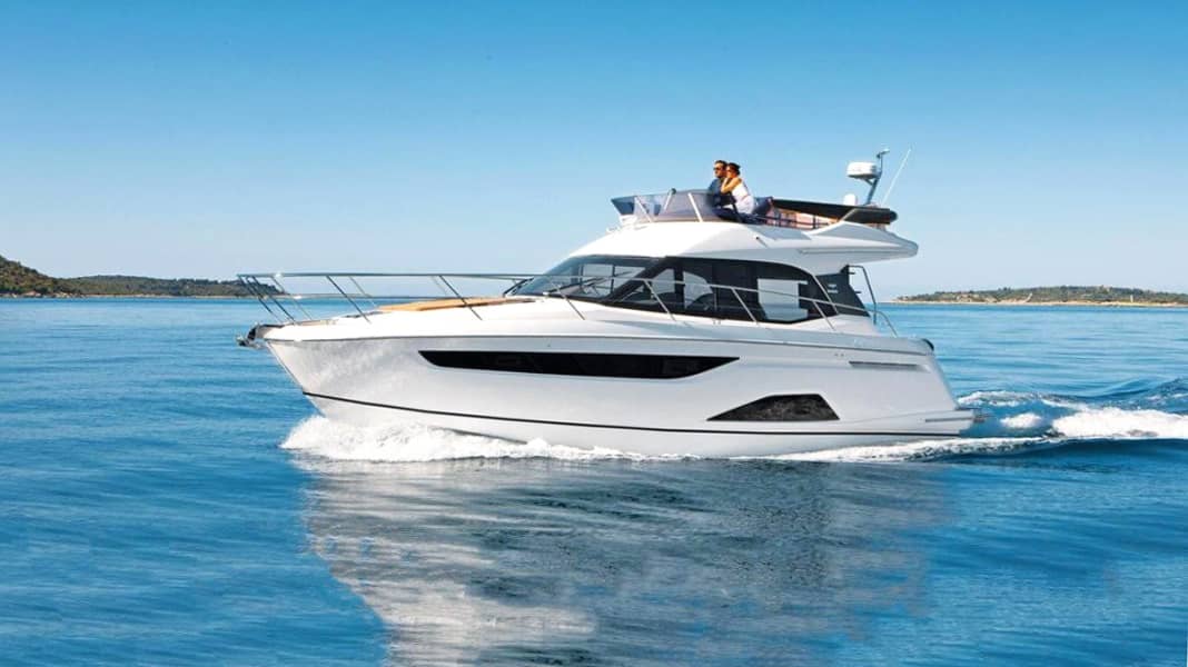 Novelty: Bavaria R 40 Fly - Courage to bridge