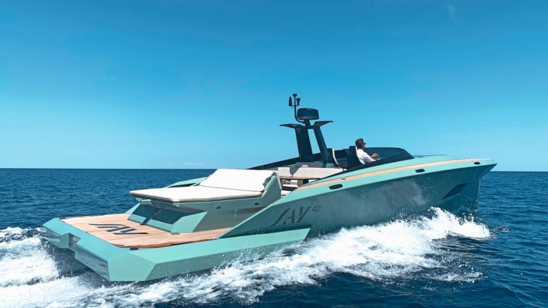 BootsCheck: Weekender made of carbon - Say 42