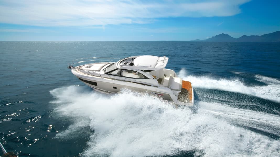 Test: Jeanneau Leader 36 Sporttop - Clever on the move