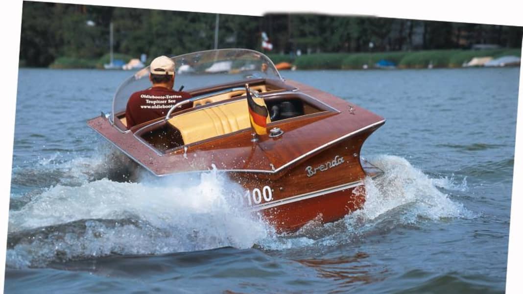 30 Oldtimer und eine Hochzeit