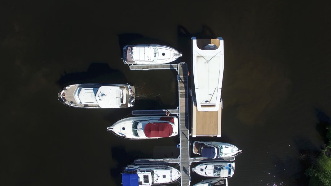 Boote TV: Doppelmaschinenanlage - Manövrieren mit zwei Motoren