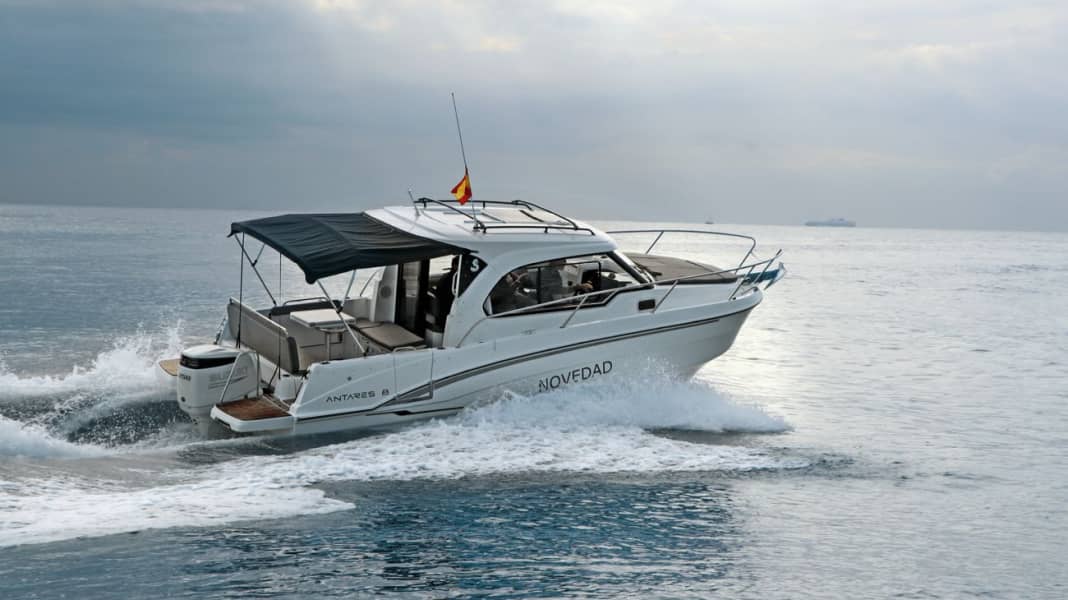 Test: Beneteau Antares 8 OB