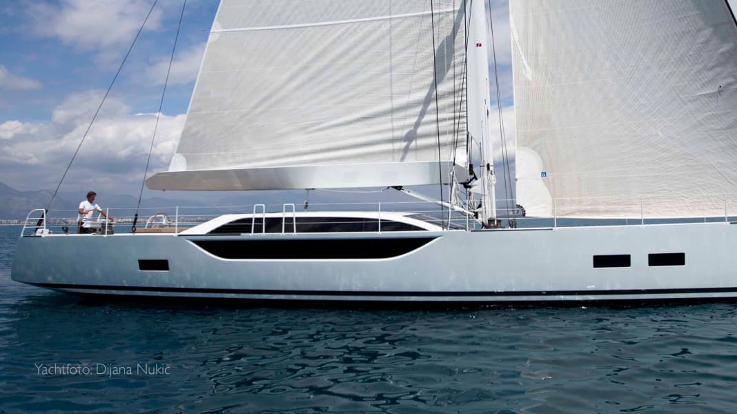 Stapellauf der 24m-Slup „Bliss“ in Antalya