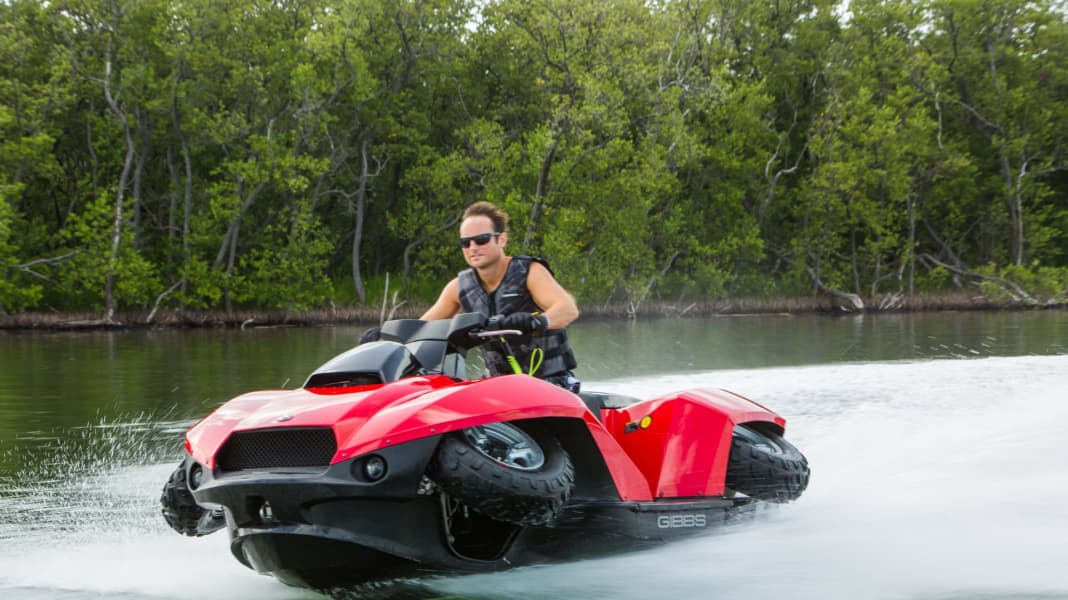 Sporty amphibious quad bike with BMW engine