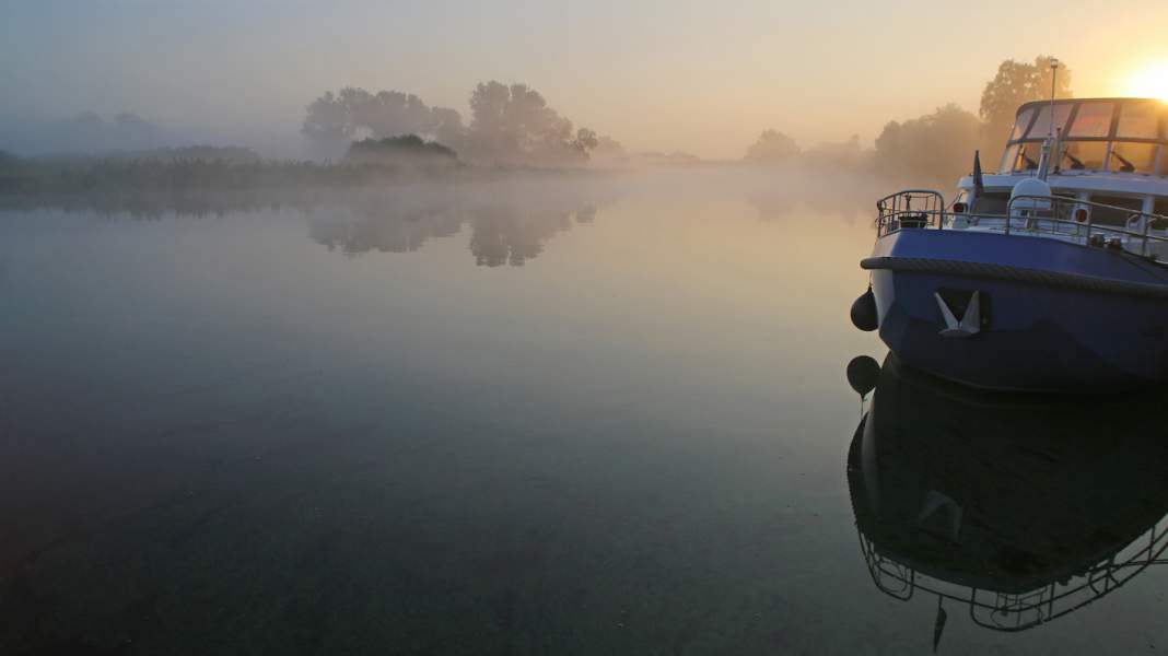 Seamanship: behaviour in fog, how to get through the haze