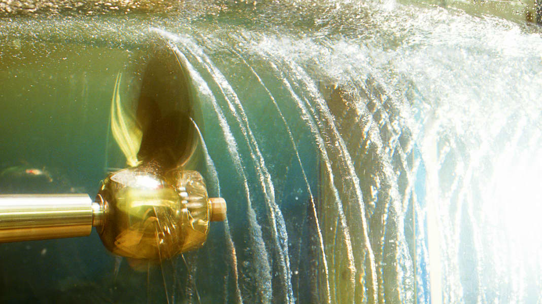 Oscillating propellers