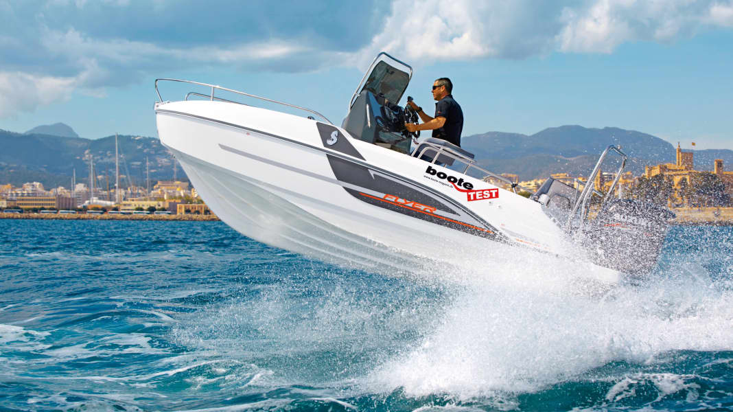 Test: Beneteau Flyer 5.5 Spacedeck - Flying high