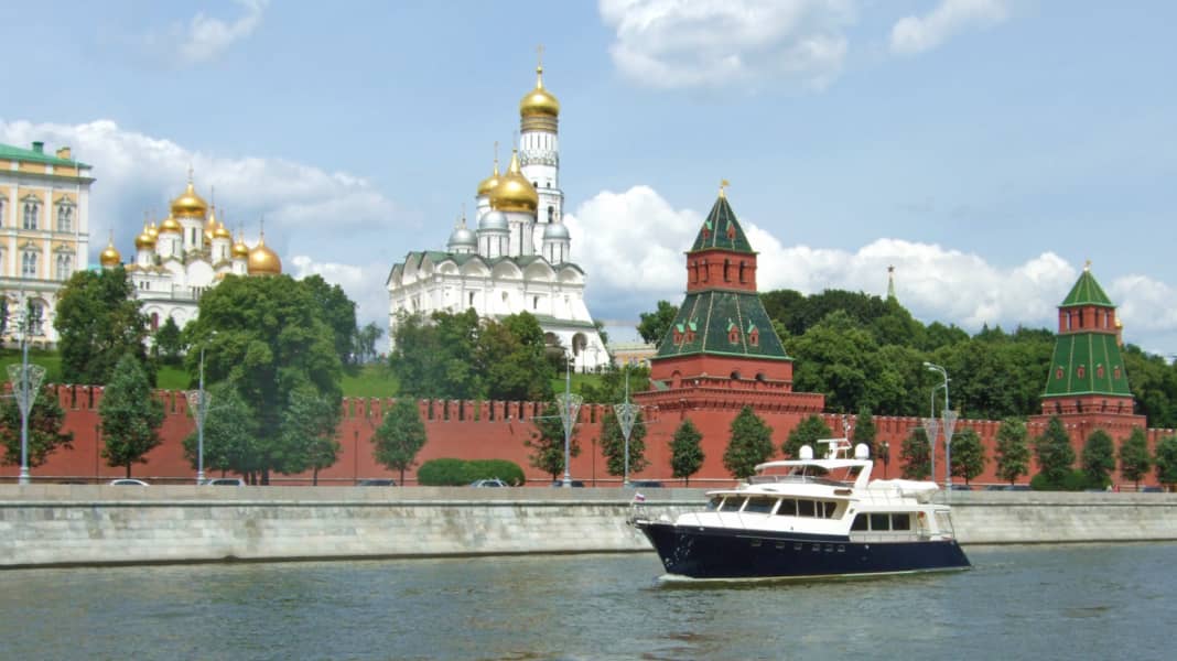 Mit dem Boot nach Moskau