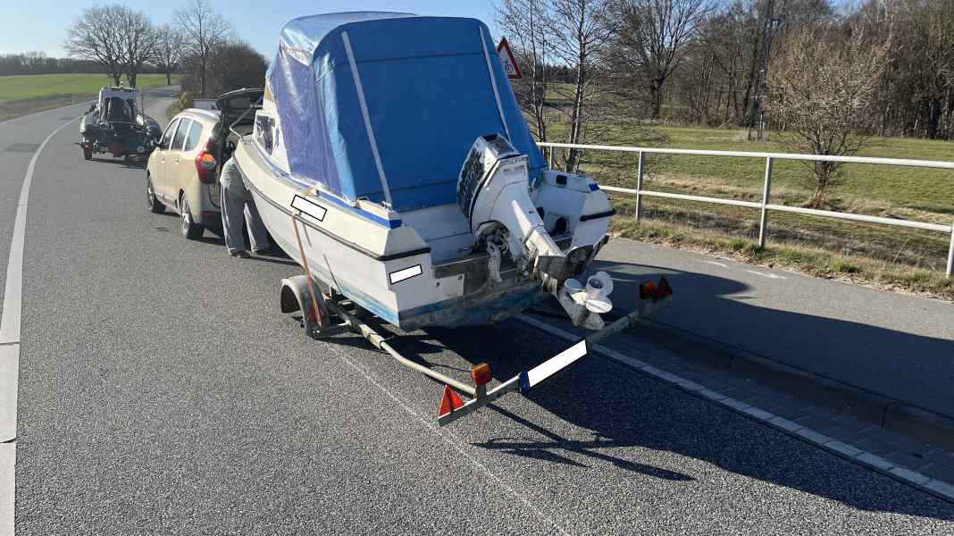 Rimorchio: incidente sulla strada di campagna