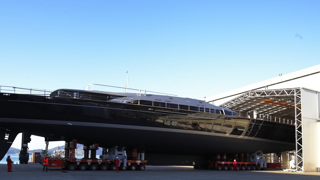 Perini Navi launches "Sybaris" into the water