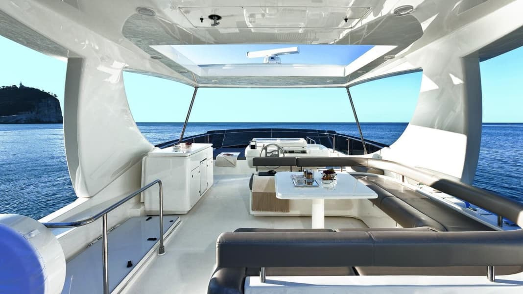 Ferretti 750