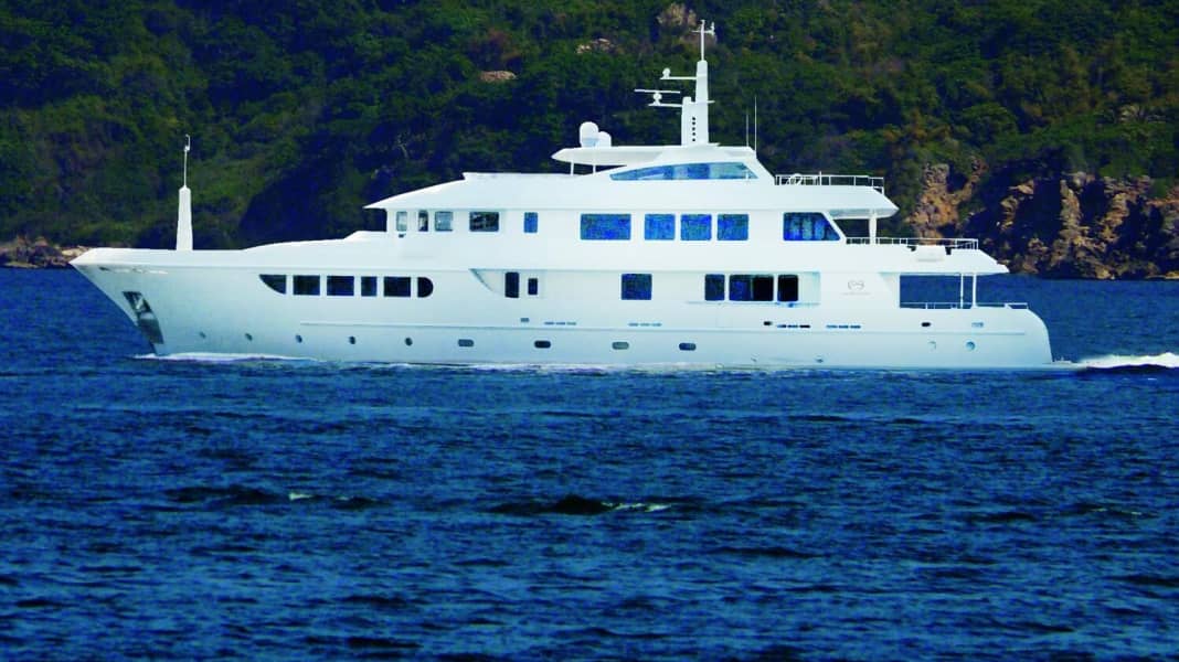 Größte Eisklasse-Yacht Asiens