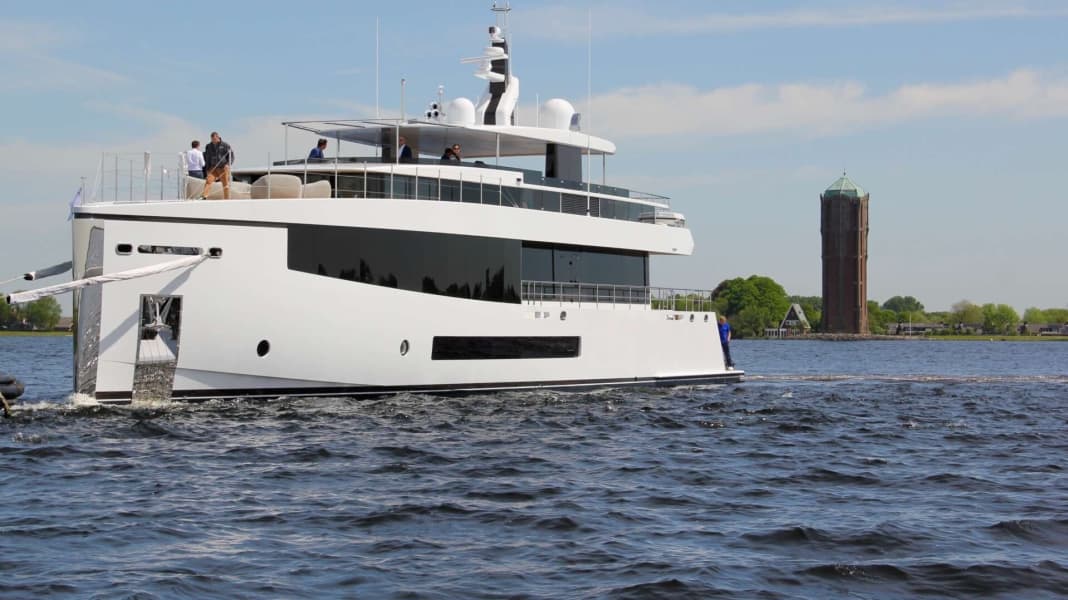 Feadship launches 35-metre "CID"