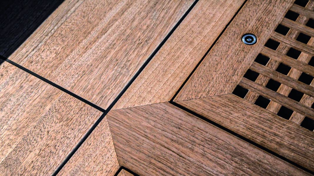 Astreiner Teak-Ersatz