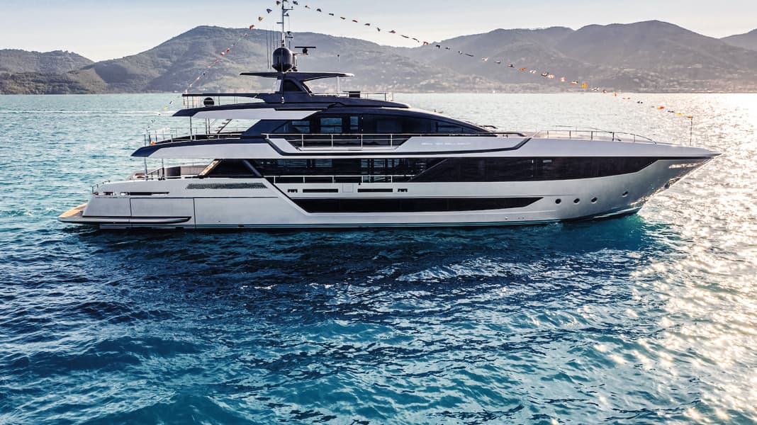 Modell-News: Neues GFK-Flaggschiff von Riva