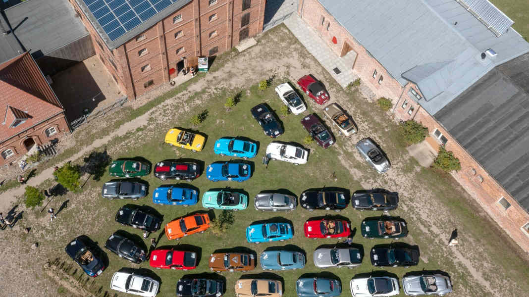 Bunt, spannend, spektakulär: das Teilnehmerfeld der 2.Röhrl-Klassik