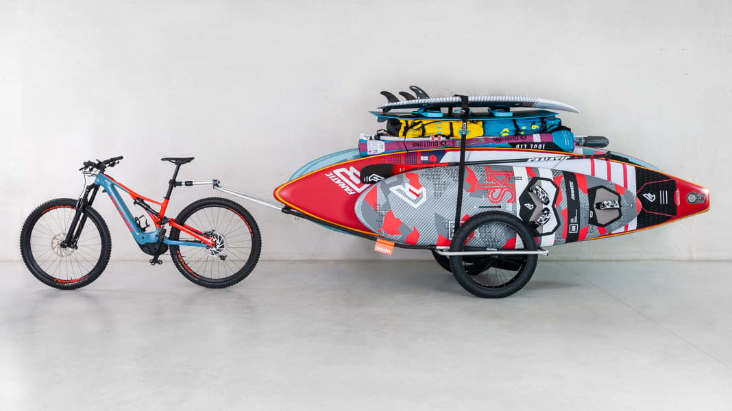 Bicycle trailer for surfers from Reacha SURF