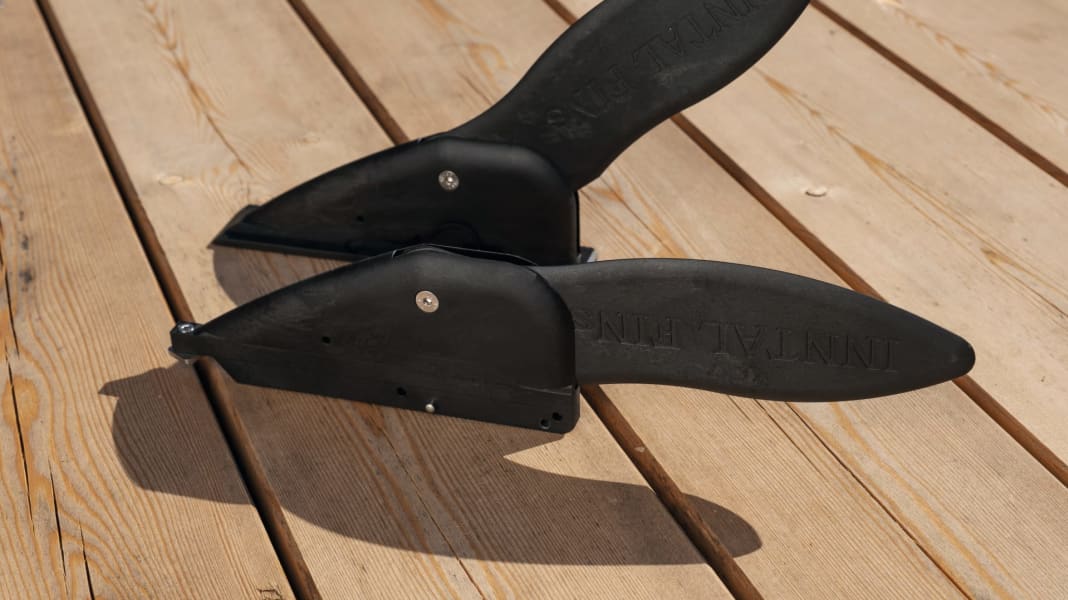 Folding fin for the river