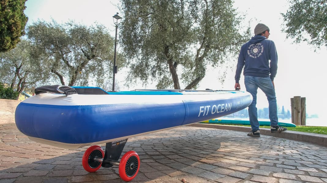 Praktischer Transportroller: Makaio SUP-Scooter