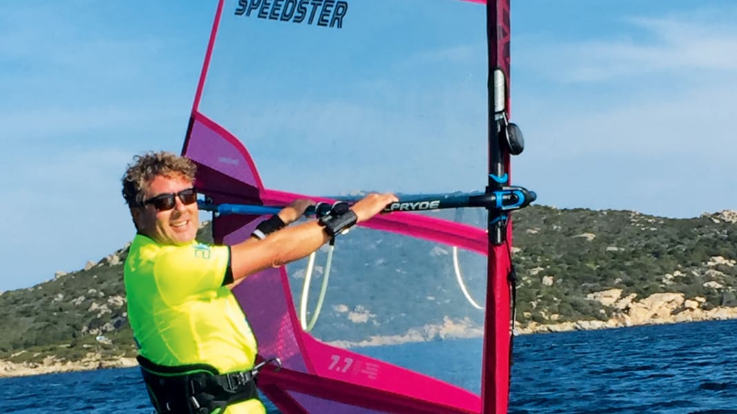 Passion despite a handicap: Enrico Sulli, the blind surfer