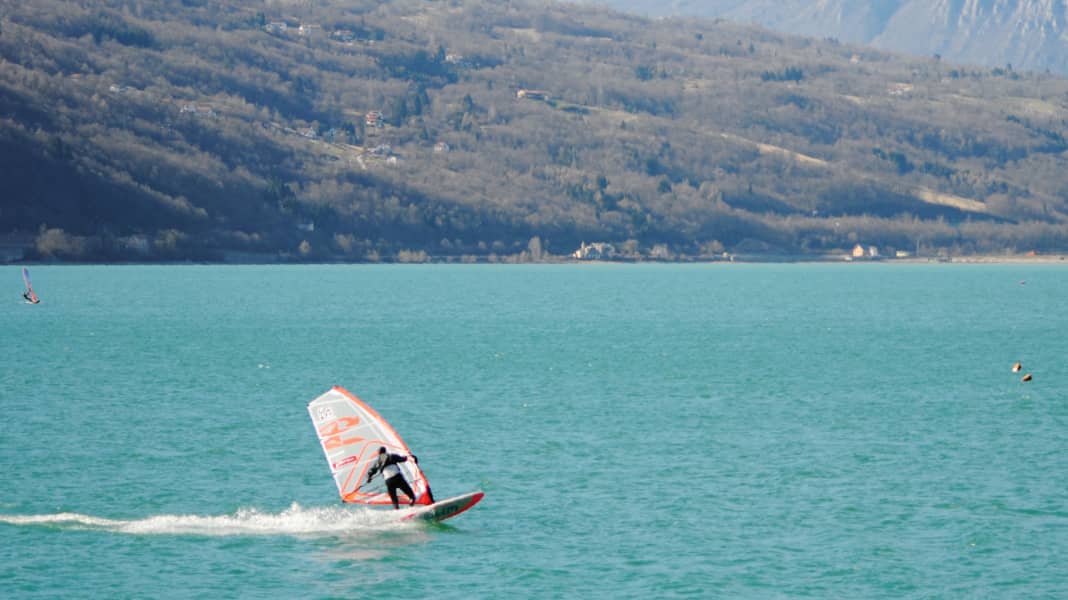 Italien: Die besten Windsurf-Spots am Lago di St. Croce