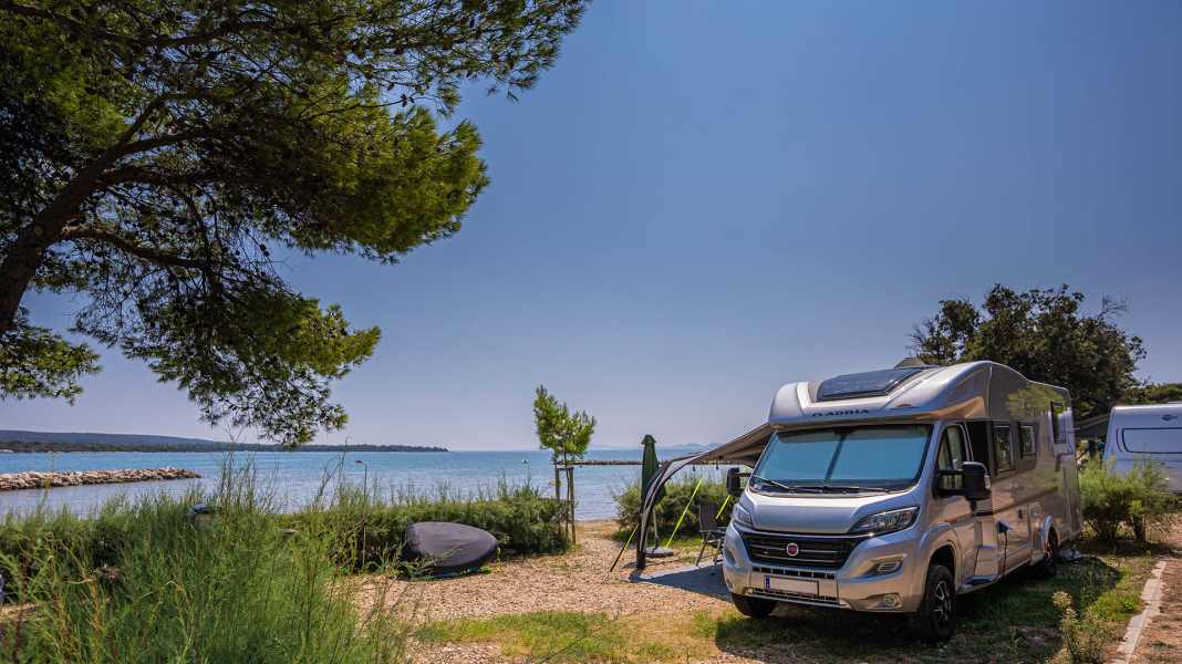 Camping tips: Camping directly at the surf spot - the best places in Croatia