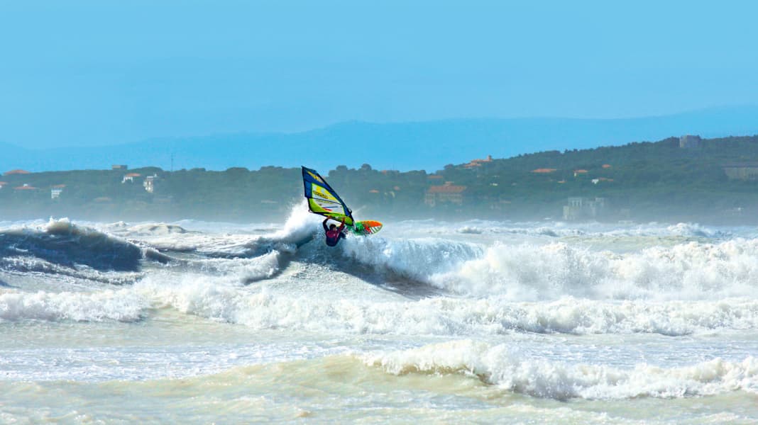 Spot Guide Italy Windsurfing spots in Tuscany SURF