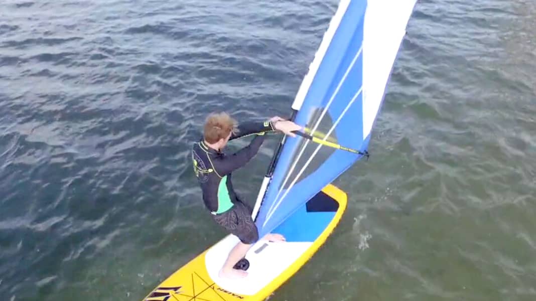 Video-Tutorial: So geht die Wende beim Windsurfen