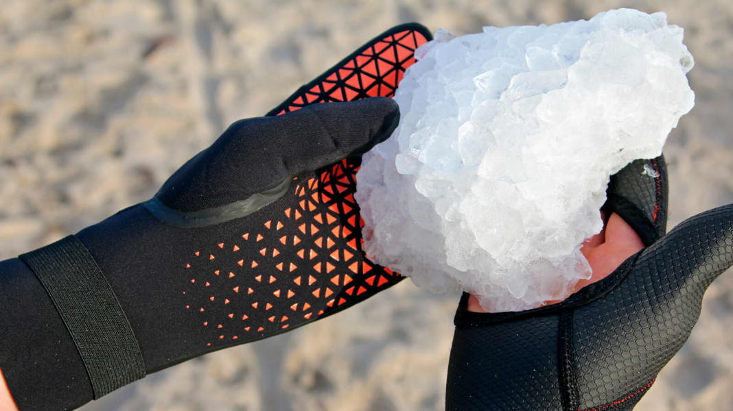 Test 2018: 12 Paar Winterhandschuhe für harte Surfer