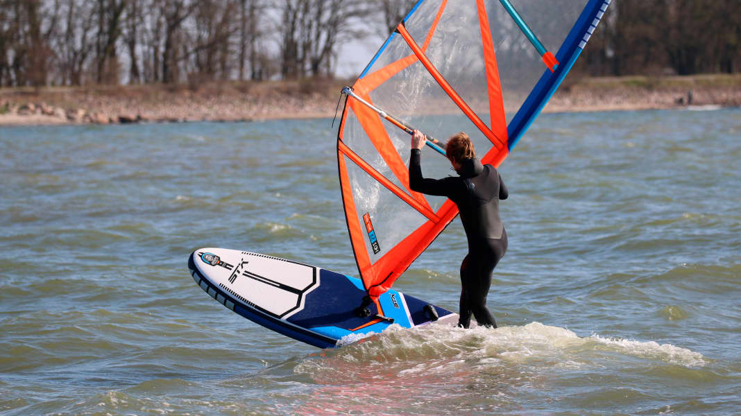 Test: WindSUP & Komplettriggs von STX zum kleinen Preis