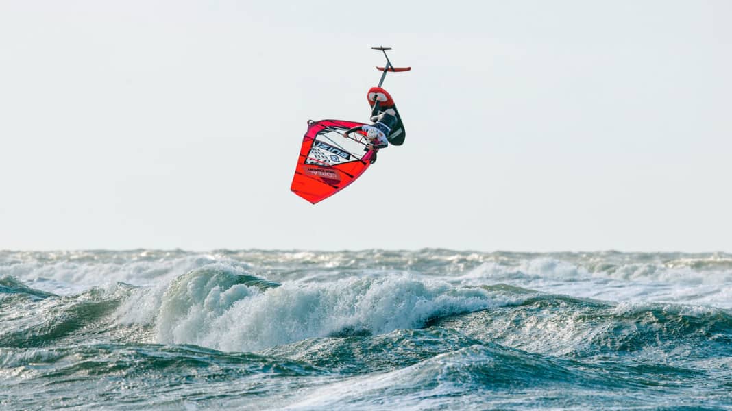 Interview with foil freestyler Balz Müller