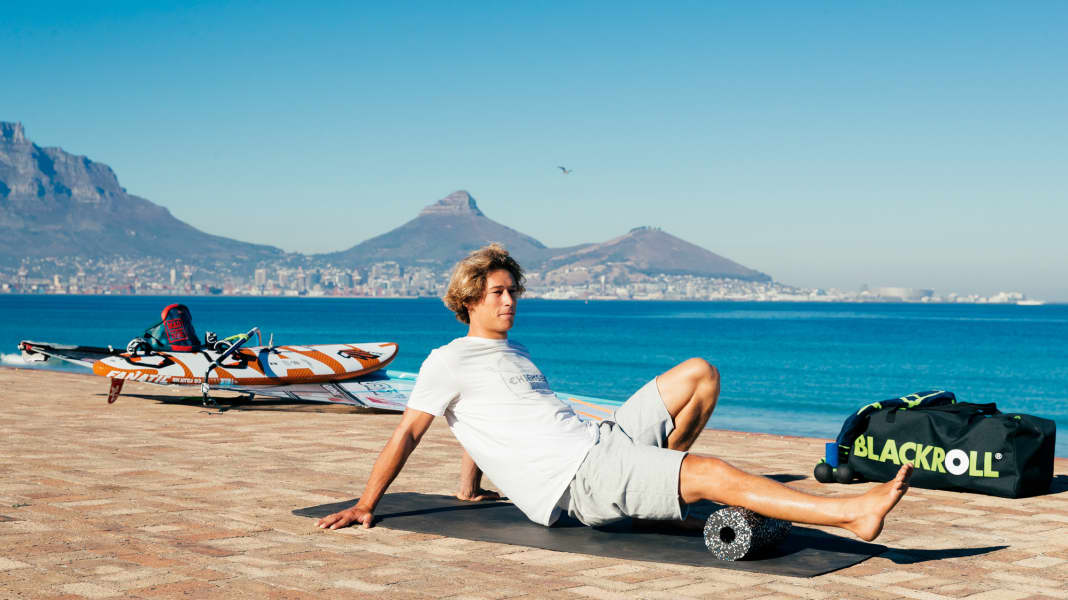 Training with the Blackroll: The best exercises for knees and legs