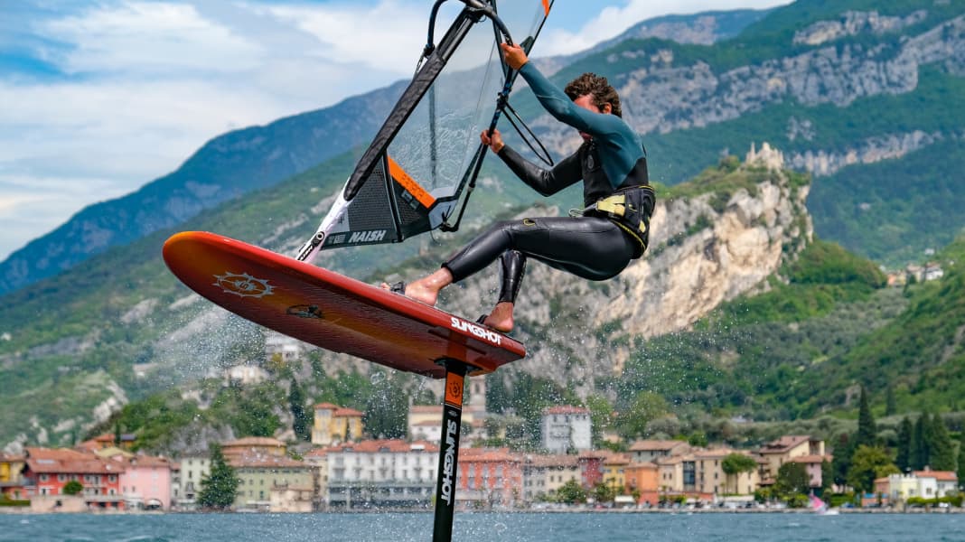 Windfoil, Wing, SUP: Crossoverboard Slingshot Wizard im Test