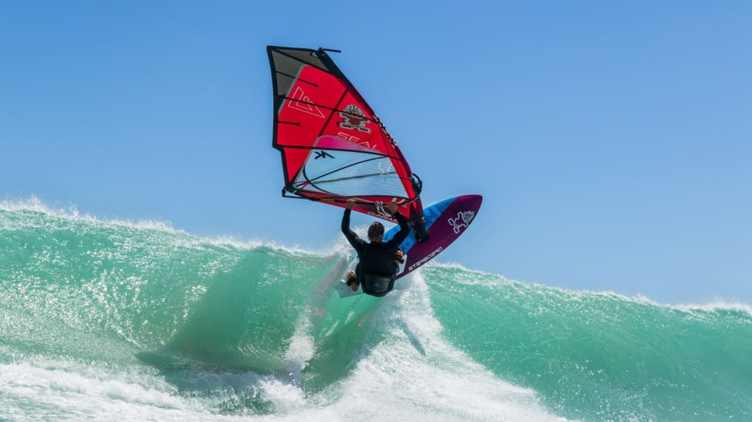 Waveriding verbessern: Windsurf-Camps mit Florian Jung