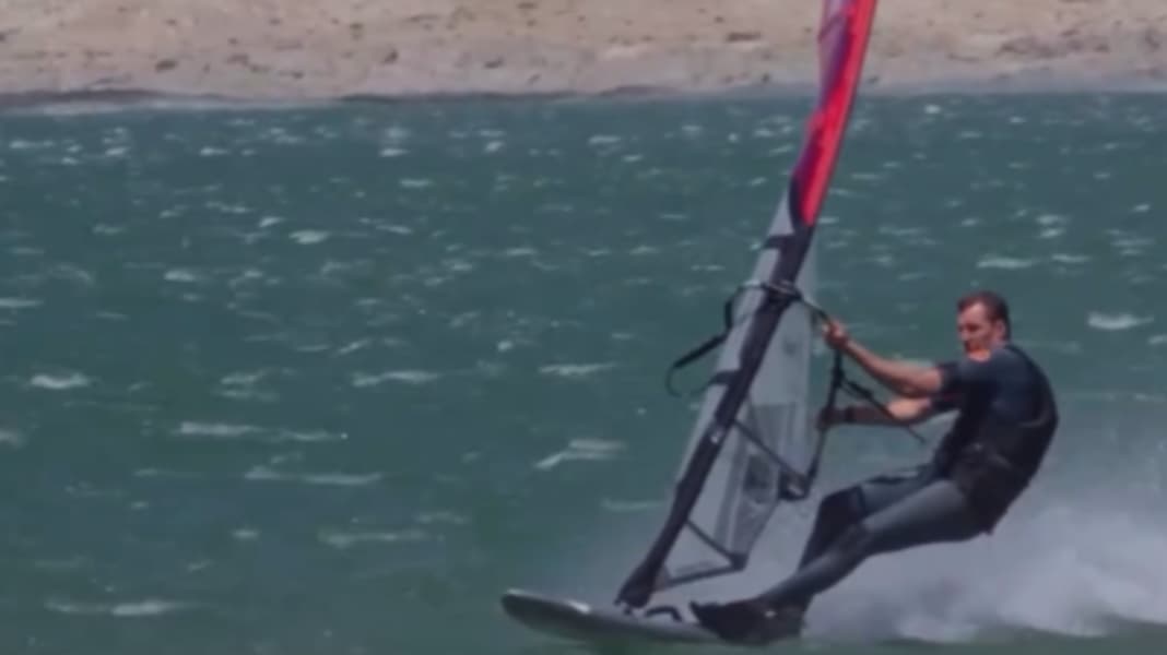 Lüderitz Speed Challenge 2025: The first runs on the canal - Vincent Valkenaers in front