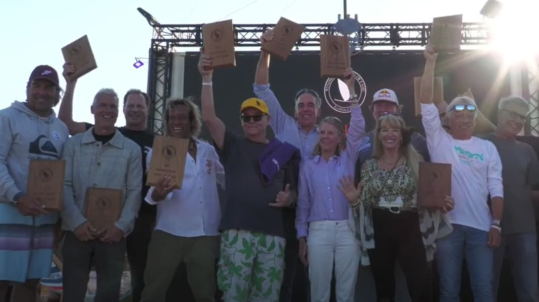 Zeremonie beim Defi Wind: Neue Mitglieder in die Windsurfing Hall of Fame aufgenommen